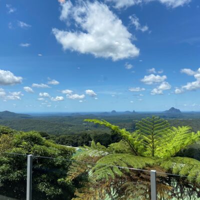 maleny-accommodation-glass-house-mountains Mountaiin view room at Tranquil Park Maleny